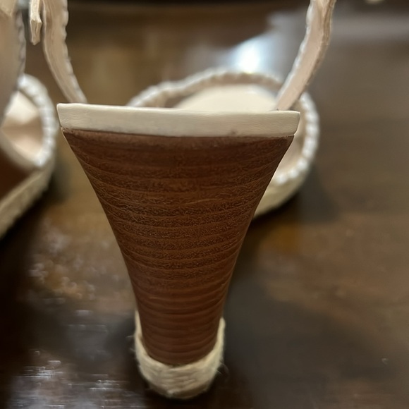 Jack Rogers Wedges. Size 10. Natural and White. - Picture 13 of 13